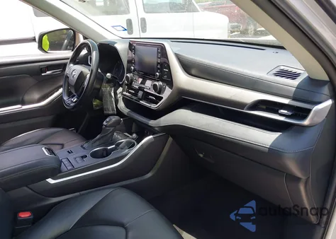 2021 Toyota Highlander Xle from USA, damaged, VIN 5TDGZRAH9MS040657